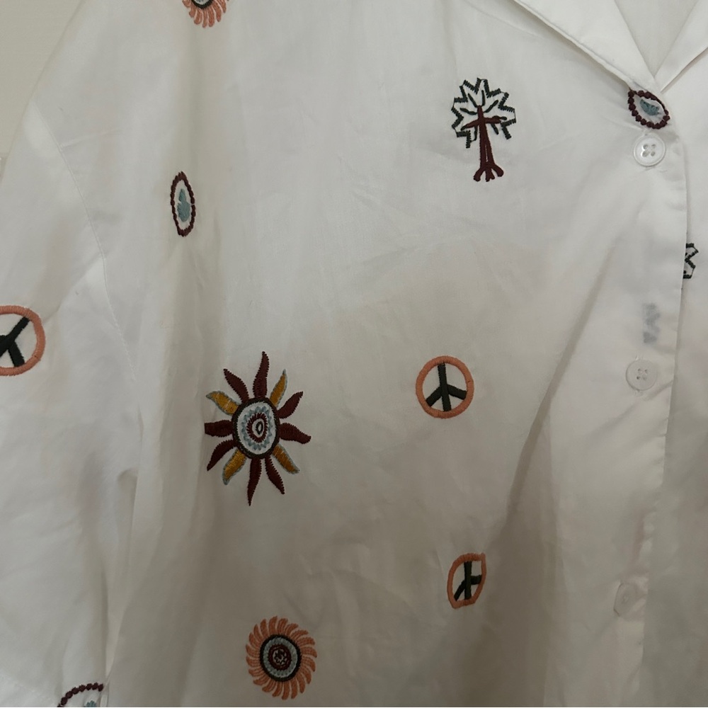 Boho Chic White Button Down Shirt With Embroidery - image 2